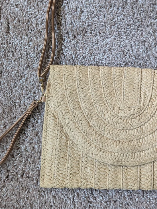 Woven Straw Envelope Adjustable Crossbody Clutch - Picture 7 of 11